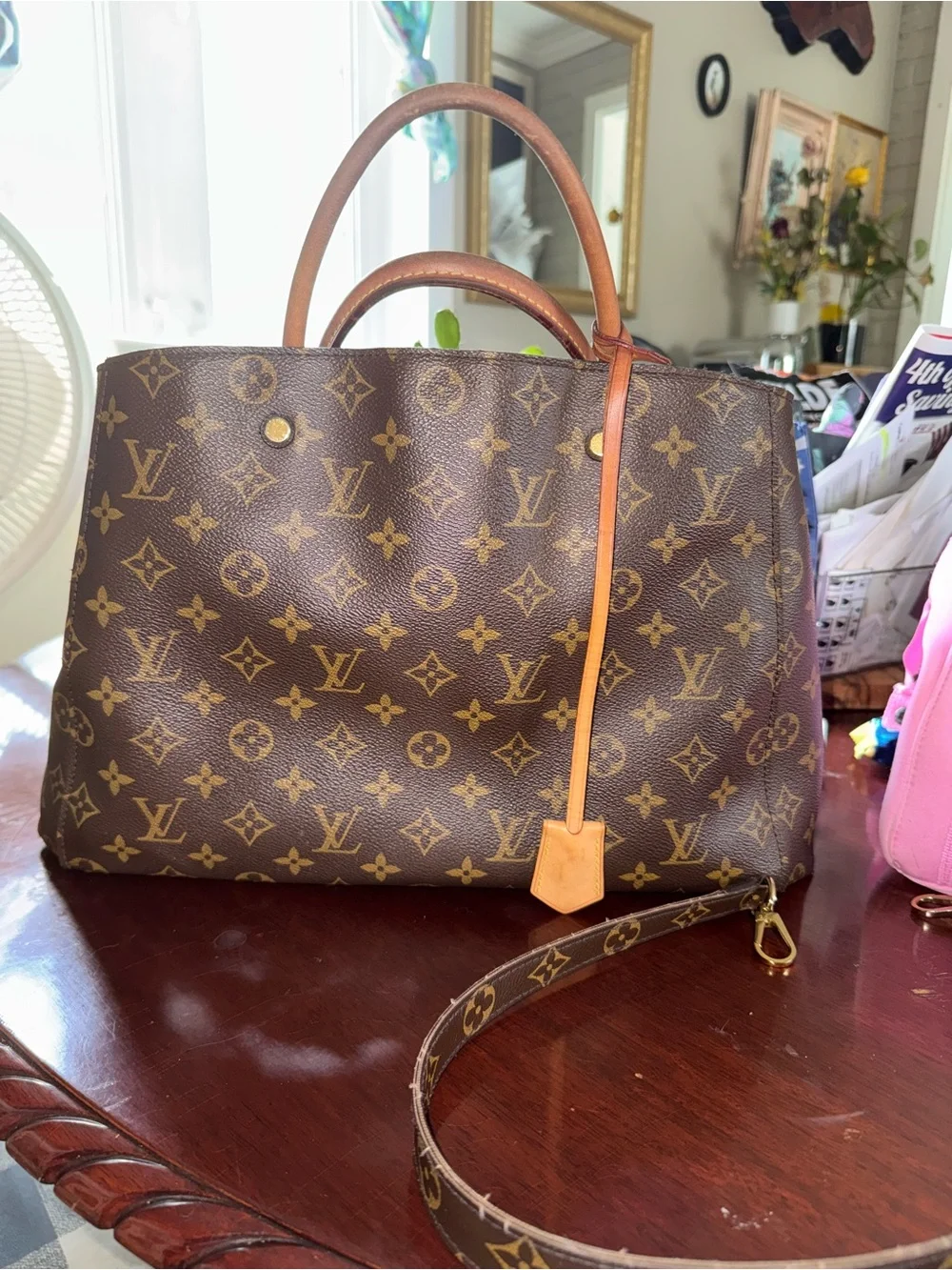 Louis vuitton Montaigne GM with shoulder strap. - Picture 1 of 16